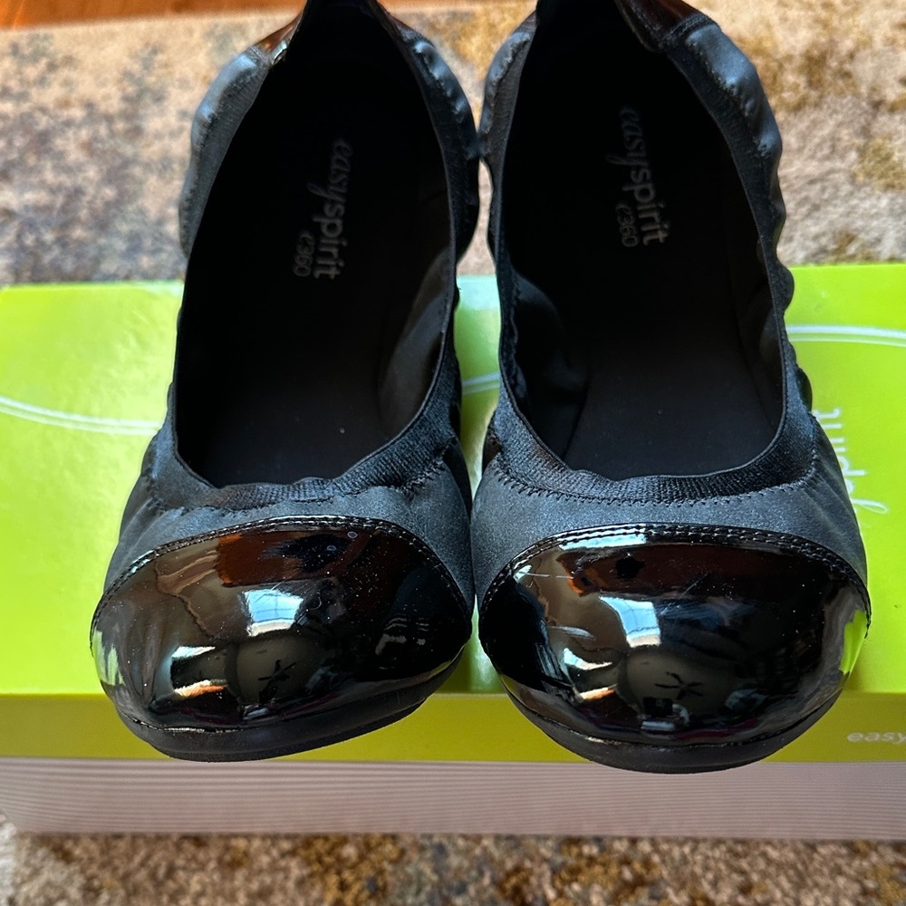 Easyspirit ballerina flat. Size 8.5.